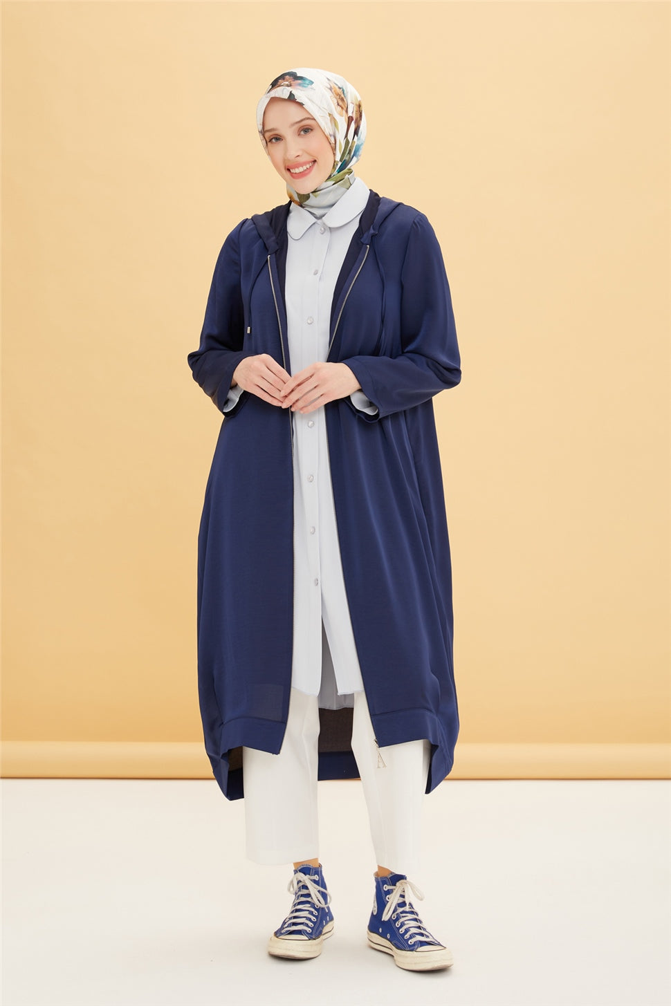 Armine Cape mit Saumband & Kapuze 7602